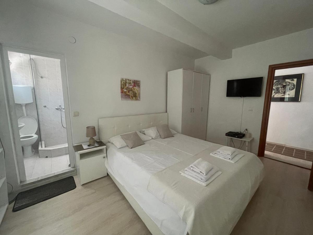 Guest House Jasna Budva Exterior foto